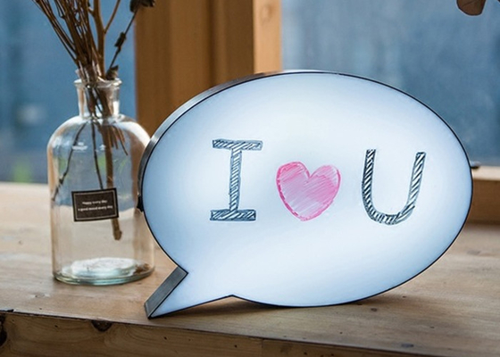 La scatola leggera acrilica del ristorante LED esile accende il fumetto scrive su Lightbox